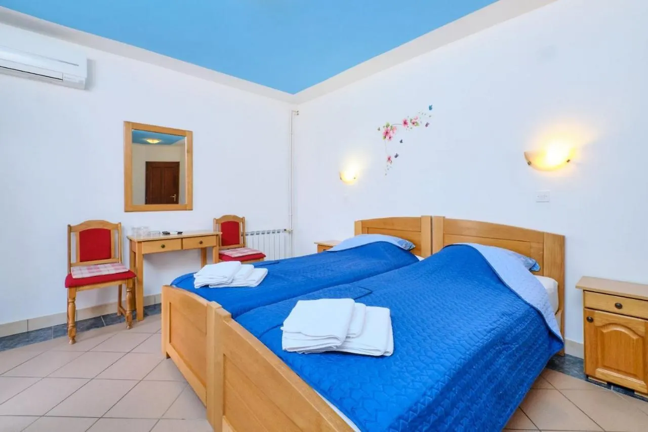 Rooms With A Parking Space Veli Losinj, Losinj - 21045 בית הארחה